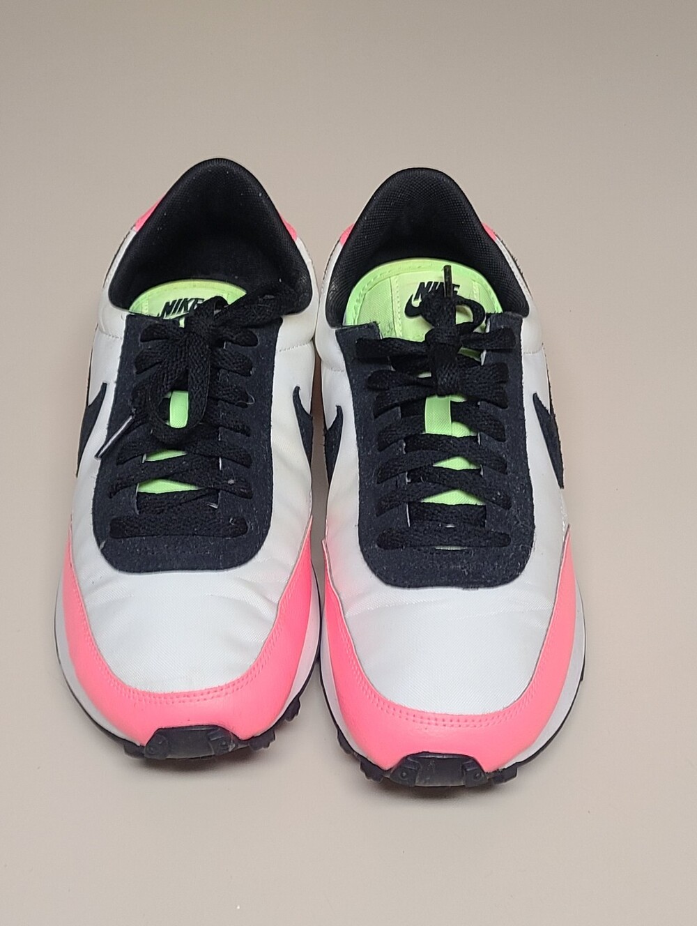 Nike Daybreak Summit White Sunset Pulse casual running sneakers size 9 - Picture 3 of 9